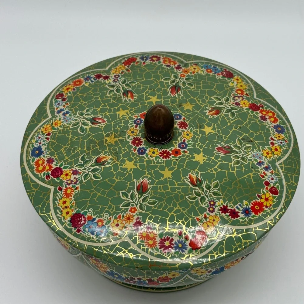 Vintage Daher England Green Crackle Floral Pedestal Candy Tin Acorn Knob Lid